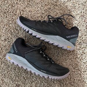 MERRELL ANTORA 2 trail shoe black and purple vibram sole Qform2